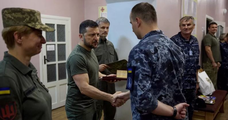 Woman arrested over plot to kill Zelensky